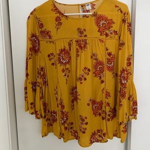 Old navy floral bell-sleeve